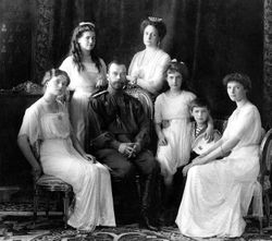 2316px-Russian_Imperial_Family_1913